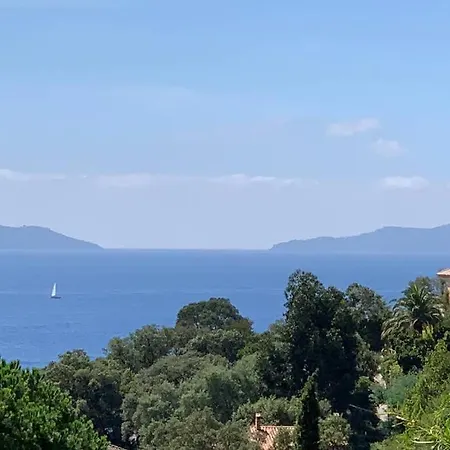 Holiday home Petit Coin De Paradis *