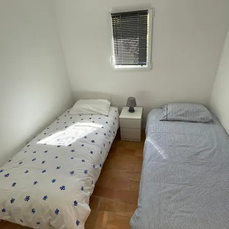 Holiday home Petit Coin De Paradis