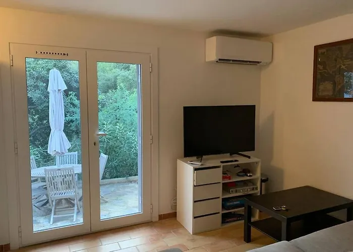 Petit Coin De Paradis * Le Rayol-Canadel-sur-Mer